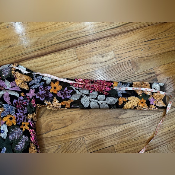 Dress - Picture 10 of 13